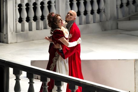 Amarilli Nizza e Angelo Veccia in 'Tosca', G. Puccini, Jurowski-Livermore, Genova 2016 (ph. Marcello Orselli)